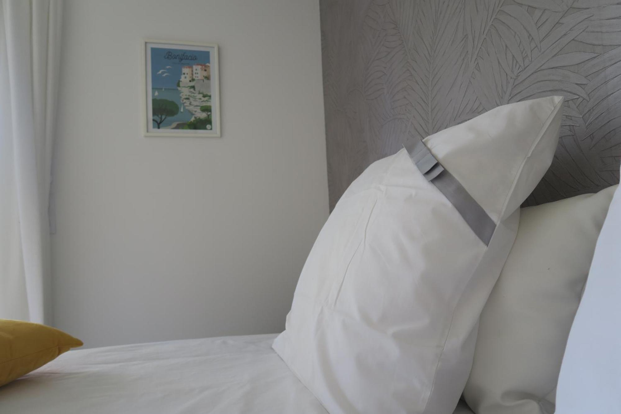 Casa Felicia Apartment Bonifacio  Ngoại thất bức ảnh