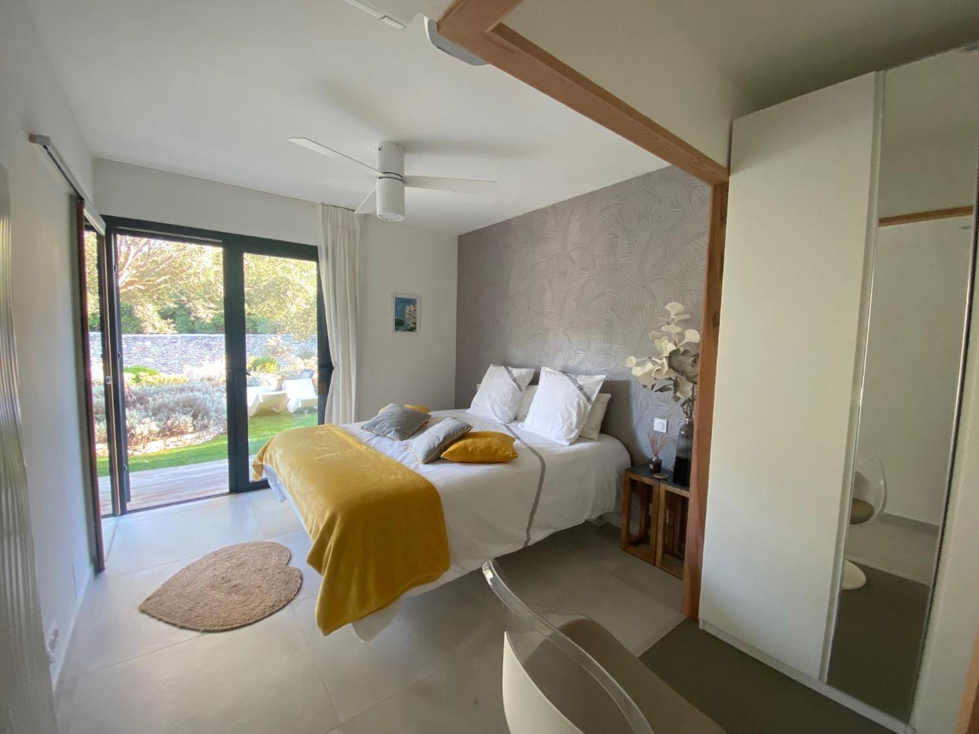 Casa Felicia Apartment Bonifacio  Ngoại thất bức ảnh