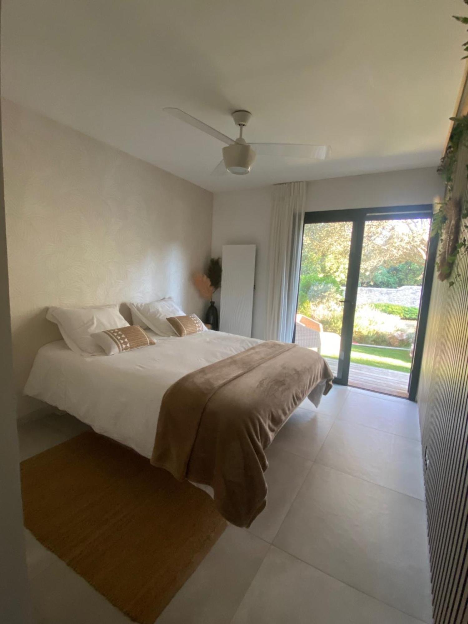 Casa Felicia Apartment Bonifacio  Ngoại thất bức ảnh